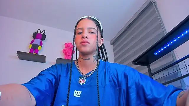 Snapshot of Gangster_Girl chatting on 10-05-25, 02:32 Gangster Girl online show from 10-05-25, 02:32