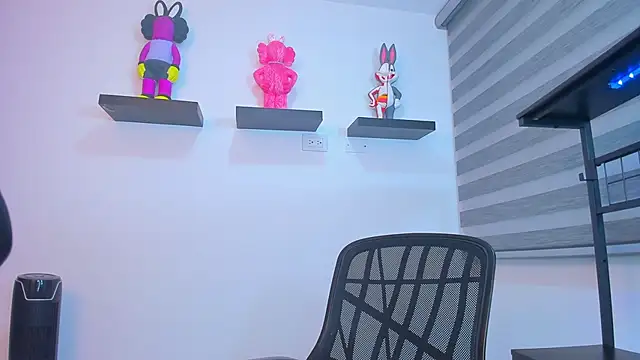 Snapshot of Gangster_Girl chatting on 10-18-25, 03:20 Gangster Girl online show from 10-18-25, 03:20