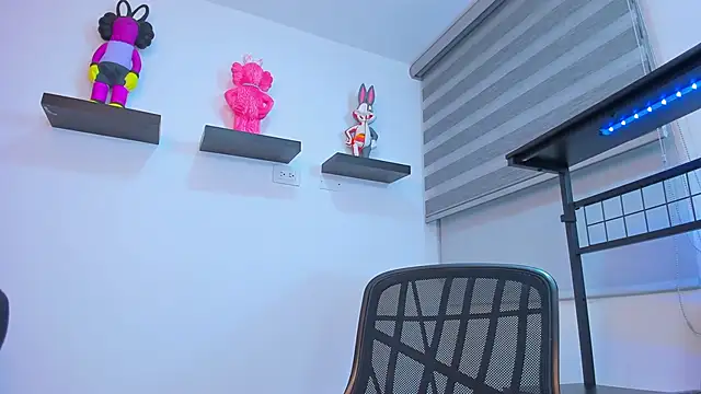 Snapshot of Gangster_Girl chatting on 11-02-25, 04:15 Gangster Girl online show from 11-02-25, 04:15