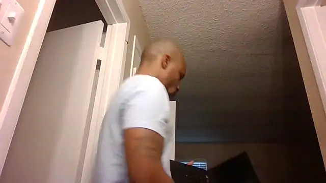 SexxyreddMale online show from 03-04-25, 10:27