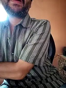 Snapshot of daddy_indian chatting on 12-10-24, 04:45 daddy indian online show from 12-10-24, 04:45