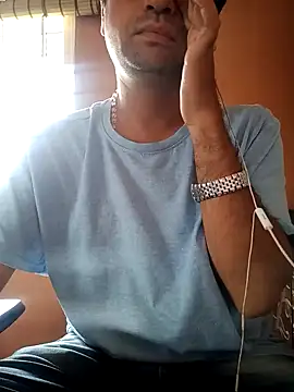Snapshot of daddy_indian chatting on 12-11-24, 04:49 daddy indian online show from 12-11-24, 04:49