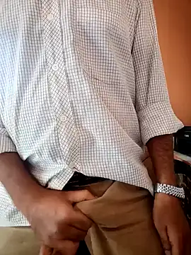 Snapshot of daddy_indian chatting on 02-08-25, 08:09 daddy indian online show from 02-08-25, 08:09