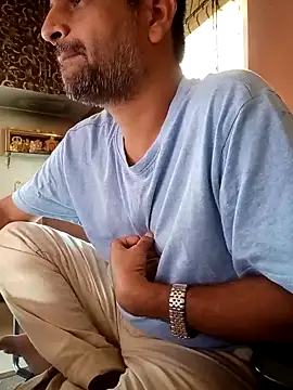 Snapshot of daddy_indian chatting on 02-15-25, 04:47 daddy indian online show from 02-15-25, 04:47