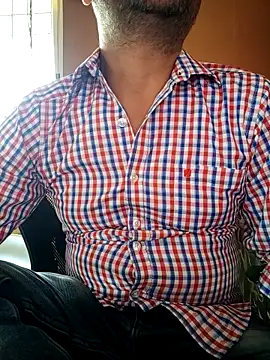 Snapshot of daddy_indian chatting on 03-04-25, 04:27 daddy indian online show from 03-04-25, 04:27
