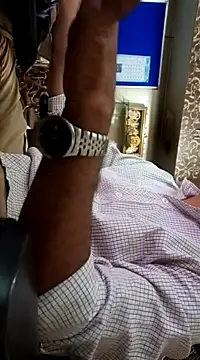 Snapshot of daddy_indian chatting on 03-13-25, 12:56 daddy indian online show from 03-13-25, 12:56