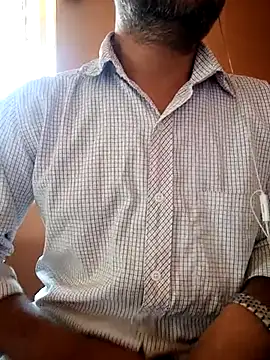 Snapshot of daddy_indian chatting on 03-15-25, 07:20 daddy indian online show from 03-15-25, 07:20
