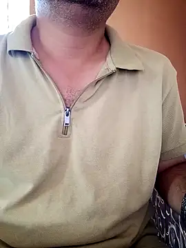 Snapshot of daddy_indian chatting on 03-17-25, 05:45 daddy indian online show from 03-17-25, 05:45