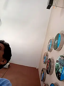 Snapshot of daddy_indian chatting on 03-21-25, 07:33 daddy indian online show from 03-21-25, 07:33