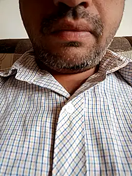 Snapshot of daddy_indian chatting on 03-22-25, 03:41 daddy indian online show from 03-22-25, 03:41