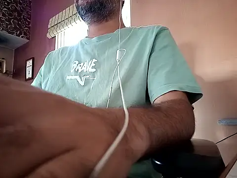 Snapshot of daddy_indian chatting on 06-08-26, 05:19 daddy indian online show from 06-08-26, 05:19