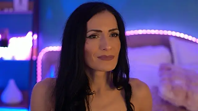 Snapshot of RaisaVawn chatting on 03-13-26, 07:04 RaisaVawn online show from 03-13-26, 07:04