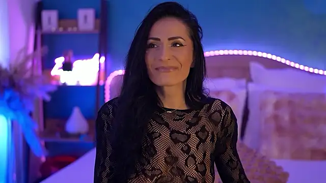 Snapshot of RaisaVawn chatting on 03-20-26, 07:02 RaisaVawn online show from 03-20-26, 07:02