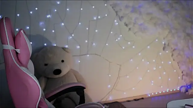 Lana  May online show from 12-20-24, 11:32