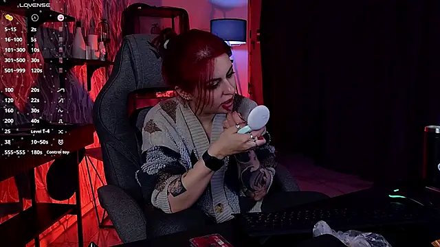 Lana  May online show from 12-21-25, 09:27