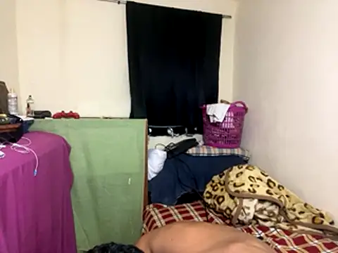 Snapshot of GaaTto chatting on 10-25-25, 12:29 GaaTto online show from 10-25-25, 12:29