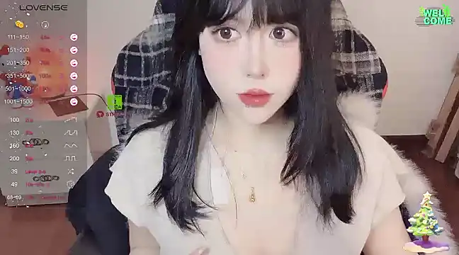 Snapshot of Naixue-520 chatting on 03-10-25, 04:17 Naixue-520 online show from 03-10-25, 04:17