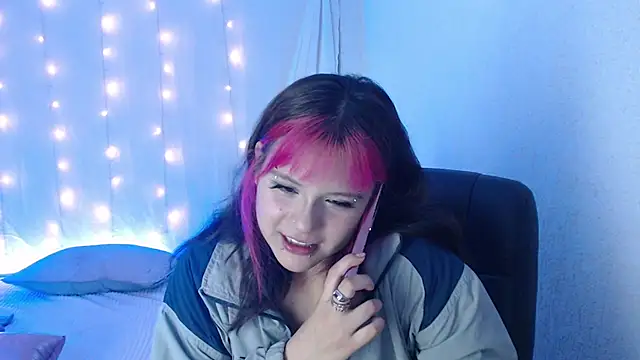 mixie cute online show from 12-12-24, 10:52