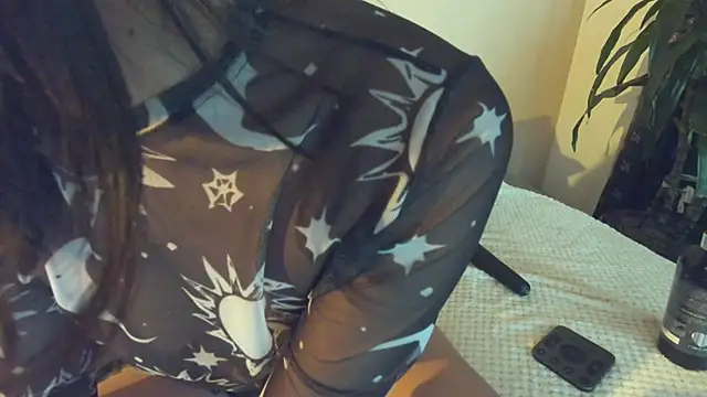 EmiGomez  online show from 12-28-24, 11:48