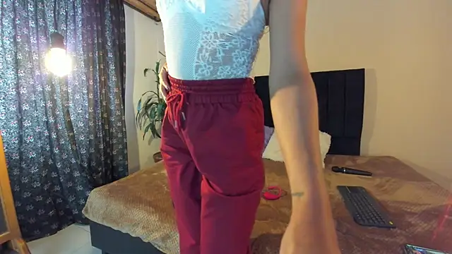 EmiGomez  online show from 02-28-25, 08:07