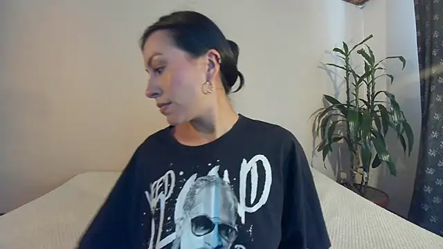 EmiGomez  online show from 03-08-25, 07:53