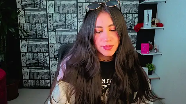 EmiGomez  online show from 06-22-26, 02:46