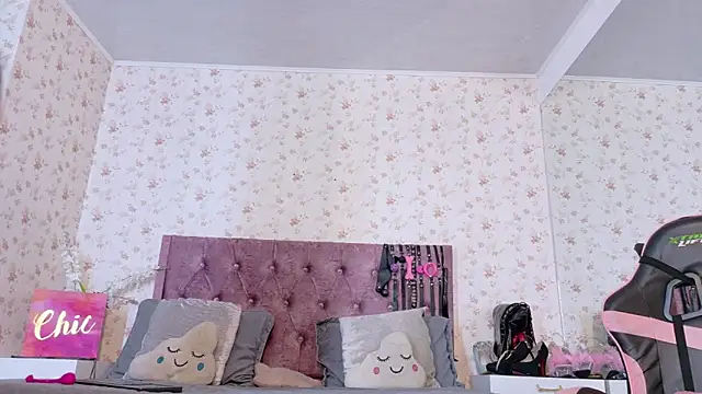 AvrillThomas online show from 09-27-25, 02:44