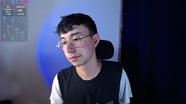 Snapshot of cameron_cum chatting on 12-31-24, 11:20 cameron cum online show from 12-31-24, 11:20
