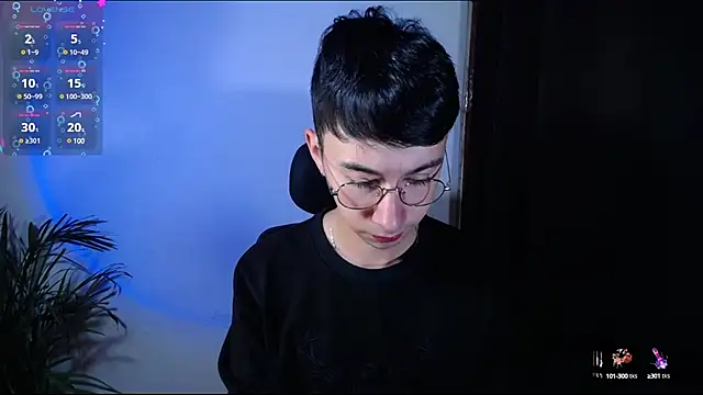 Snapshot of cameron_cum chatting on 01-06-25, 12:02 cameron cum online show from 01-06-25, 12:02