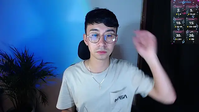 Snapshot of cameron_cum chatting on 01-11-25, 10:07 cameron cum online show from 01-11-25, 10:07