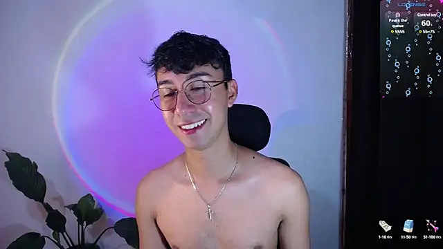 Snapshot of cameron_cum chatting on 01-27-25, 01:09 cameron cum online show from 01-27-25, 01:09