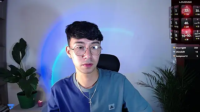 Snapshot of cameron_cum chatting on 03-17-25, 06:00 cameron cum online show from 03-17-25, 06:00
