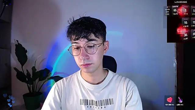 Snapshot of cameron_cum chatting on 03-18-25, 11:41 cameron cum online show from 03-18-25, 11:41