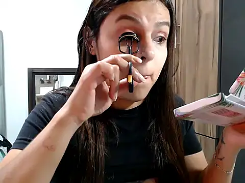 lindacutferrer online show from 09-22-25, 08:11