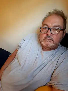 Snapshot of bluangelo chatting on 09-23-25, 12:30 bluangelo online show from 09-23-25, 12:30