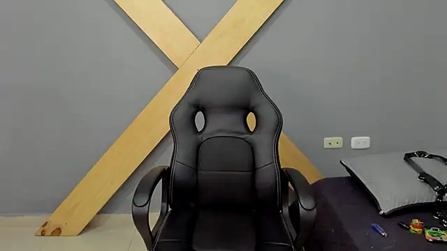 jamesinked  online show from 12-27-24, 03:37