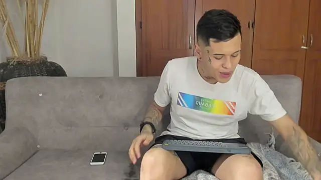 Snapshot of jamesinked_ chatting on 11-29-25, 10:24 jamesinked online show from 11-29-25, 10:24