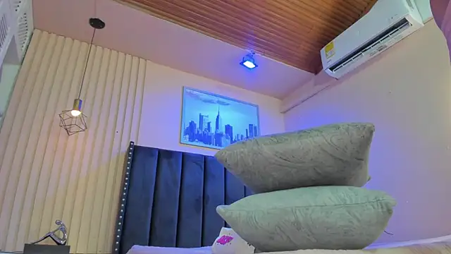 viiolett lee online show from 03-25-26, 08:15