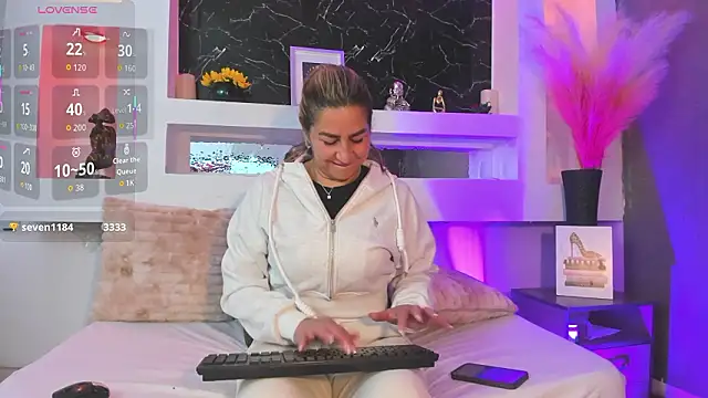 Snapshot of Cinthya_mjs chatting on 03-20-26, 12:10 Cinthya mjs online show from 03-20-26, 12:10