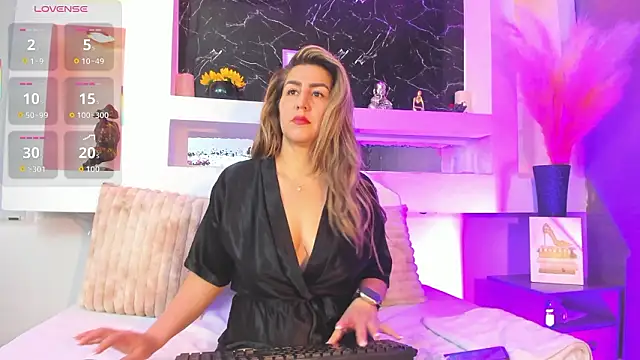Snapshot of Cinthya_mjs chatting on 03-23-26, 12:42 Cinthya mjs online show from 03-23-26, 12:42