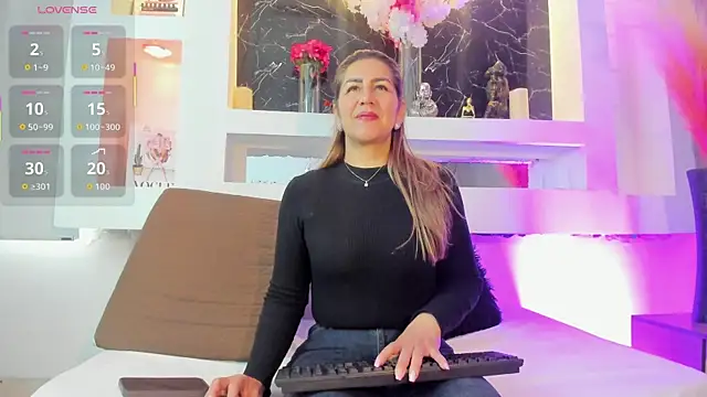 Snapshot of Cinthya_mjs chatting on 04-21-26, 12:11 Cinthya mjs online show from 04-21-26, 12:11