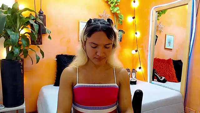 aslyhernandez 7 online show from 01-04-25, 05:47