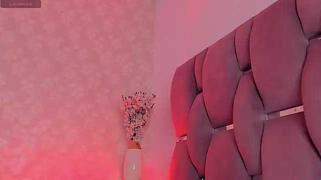 vayoleen online show from 10-04-25, 02:37