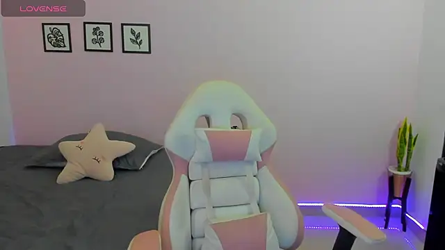 sophie pazz online show from 12-15-25, 10:25