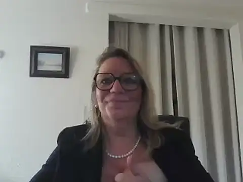 Silkesquirt online show from 01-10-25, 10:17