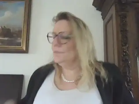 Silkesquirt online show from 01-21-25, 01:22