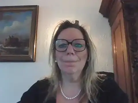 Silkesquirt online show from 02-18-25, 07:54