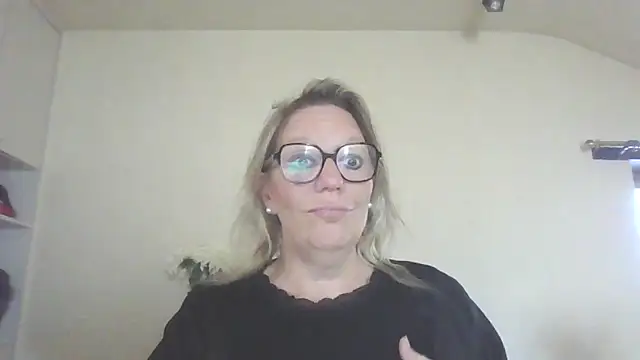 Silkesquirt online show from 09-11-25, 07:19