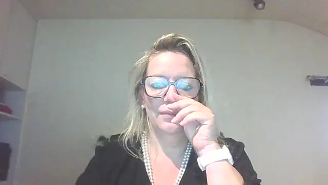 Silkesquirt online show from 09-18-25, 06:37