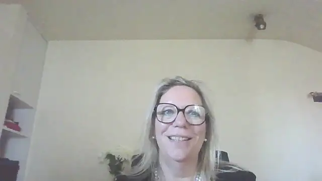 Silkesquirt online show from 09-19-25, 07:32